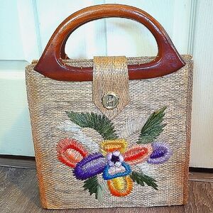 Vintage Floral Embroidered Straw Wood Handle Handbag